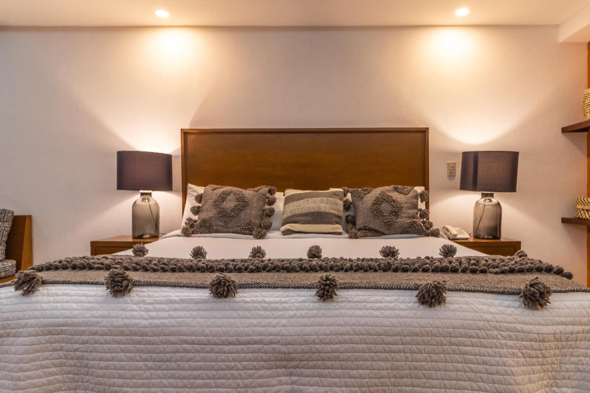 The Paramar Beachfront Boutique Hotel With Breakfast Included - Downtown Malecon Пуэрто-Вальярта Экстерьер фото